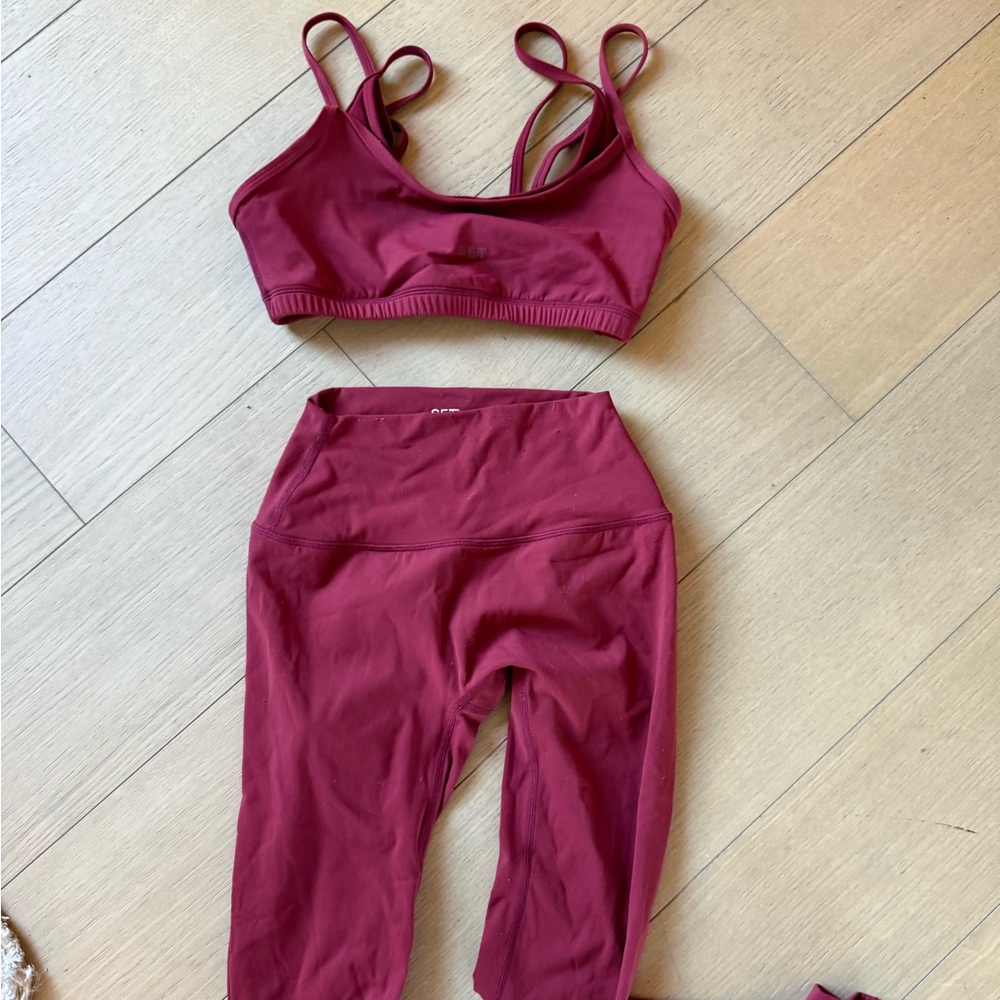 SET Active snapper Matching Sports Bra & Leggings Set